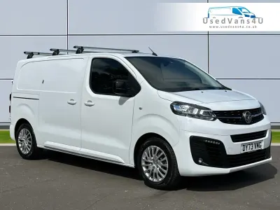 Used Vauxhall Vivaro 120 HP (88 kW) 2023 White MPV