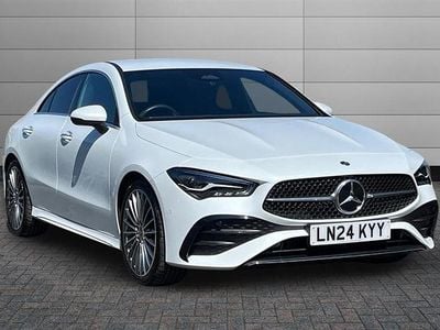 Begagnad Mercedes CLA200 AMG Line Premium 163 HK (119 kW) 2024 Vit Sedan