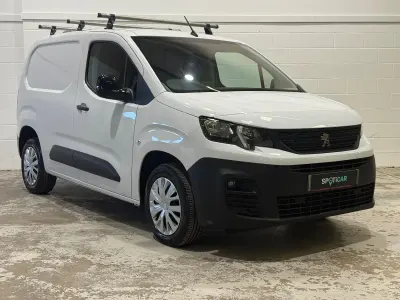 Used Peugeot Partner Premium 131 HP (96 kW) 2022 White MPV