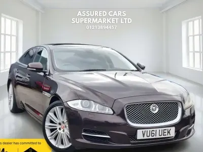 Usado Jaguar XJ Premium Luxury 275 HP (202 kW) 2011 Vermelho Sedan