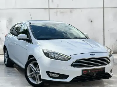 Used Ford Focus Zetec 2016 White Hatchback