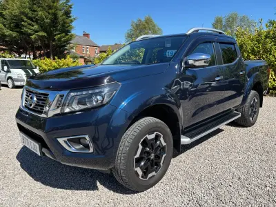 Używany Nissan Navara Tekna 190 KM (139 kW) 2021 Niebieski Pickup
