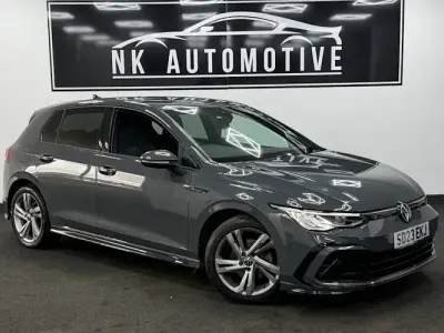 Begagnad VW Golf VIII R-line 131 HK (96 kW) 2024 Halvkombi