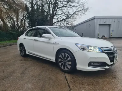 Used Honda Accord Hybrid 214 HP (157 kW) 2013 White Sedan