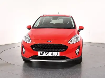 Begagnad Ford Fiesta Active X 2020 Röd Halvkombi
