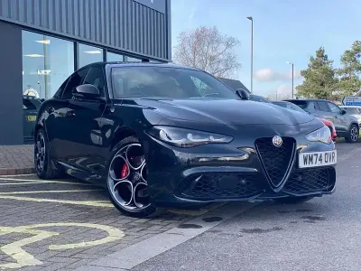 Begagnad Alfa Romeo Giulia Saloon Veloce 280 HK (205 kW) 2024 Svart Sedan