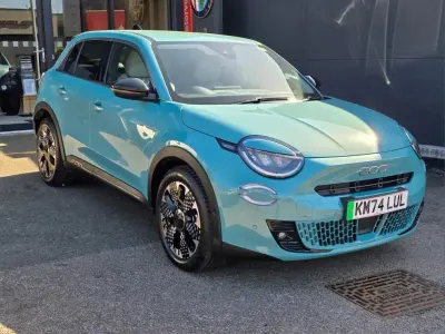 Used Fiat 600 La Prima 114 kW (156 HP) 2024 Blue Hatchback