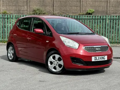 Used Kia Venga 125 HP (91 kW) 2011 Red Hatchback