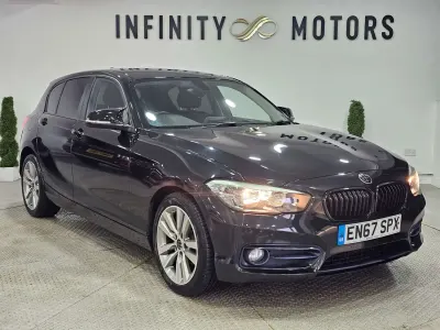 Begagnad BMW 118 Sport Line 2018 Svart Halvkombi