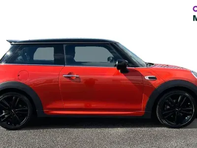 Used Mini Cooper Comfort 136 HP (100 kW) 2019 Solaris orange metallic Hatchback