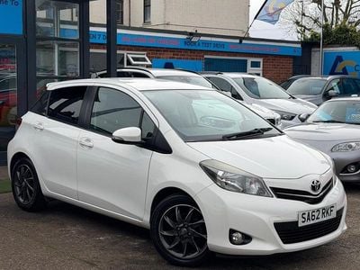 Used Toyota Yaris Trend 101 HP (74 kW) 2012 White Hatchback