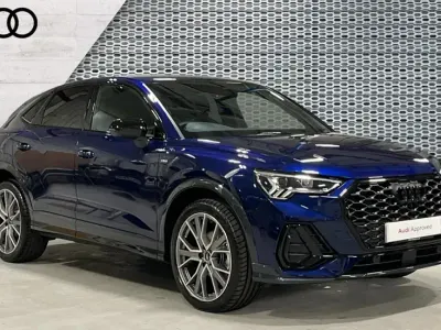 Używany Audi Q3 Black Edition 150 KM (110 kW) 2025 Niebieski SUV