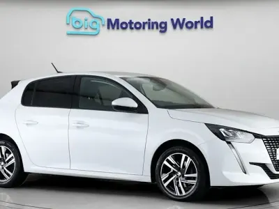 Used Peugeot 208 Allure Premium 131 HP (96 kW) 2021 White Hatchback
