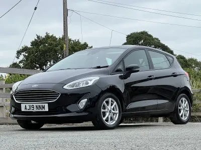 Used Ford Fiesta Zetec 85 HP (62 kW) 2019 Black Hatchback