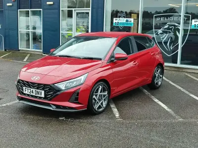 Used Hyundai i20 Premium 99 HP (72 kW) 2024 Red Hatchback