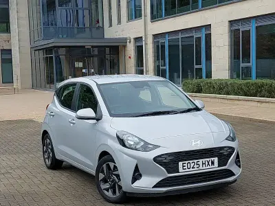 Używany Hyundai i10 Advanced 63 KM (46 kW) 2025 Szary Hatchback
