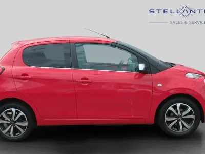 Used Citroën C1 Shine 71 HP (52 kW) 2021 Red Hatchback