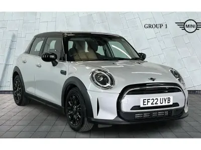 Begagnad Mini Cooper Comfort 136 HK (100 kW) 2022 Vit Halvkombi