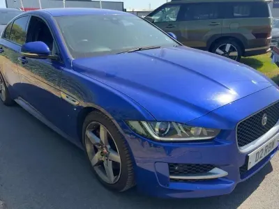 Used Jaguar XE Ingenium 200 HP (147 kW) 2017 Blue Sedan