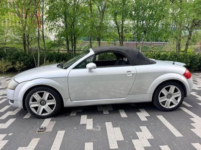 Begagnad Audi TT 2005 Silver Sportkupé