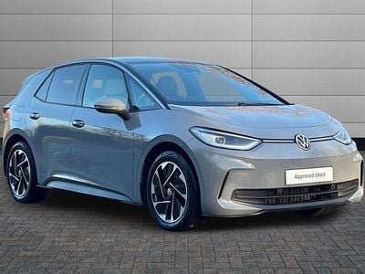 Moonstone grey with black roof Used 2025 VW ID.3 Pro Hatchback | £25,990 (Expensive)