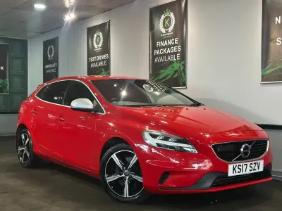 Gebraucht Volvo V40 R-Design 190 PS (139 kW) 2017 Rot Kleinwagen