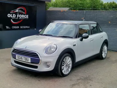 Używany Mini Cooper Hatch 2016 Srebrny Hatchback