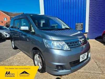 Used Nissan Serena 2009 Silver MPV