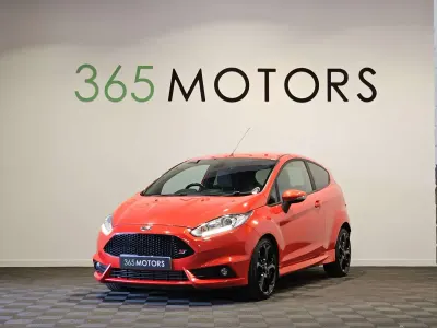 Begagnad Ford Fiesta ST 182 HK (133 kW) 2017 Orange Halvkombi