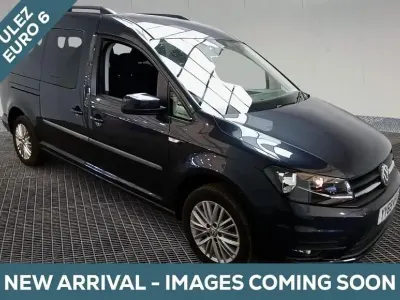 Begagnad VW Caddy Maxi Life 2019 Blå Minibuss
