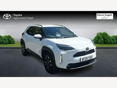 Used Toyota Yaris Hybrid Design 2024 White Hatchback