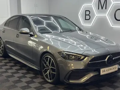 Usado Mercedes C300 AMG Line Premium Plus 2022 Gris Berlina
