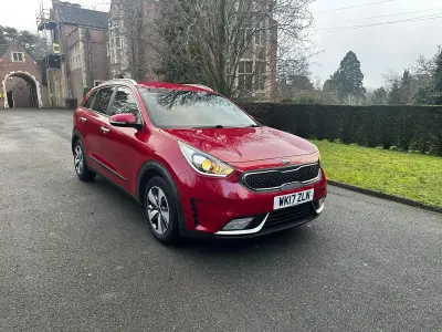 Używany Kia Niro 141 KM (103 kW) 2017 Czerwony SUV