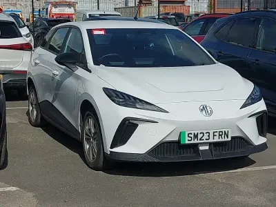 Used MG MG4 EV SE 149 kW (203 HP) 2023 White Hatchback