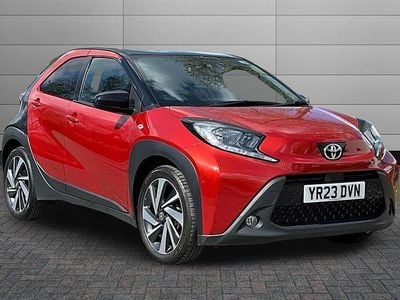 Used Toyota Aygo X 72 HP (52 kW) 2023 Chilli red with black SUV