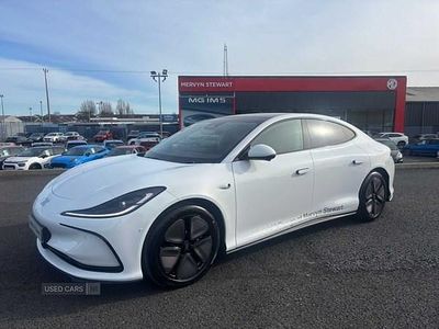 Used MG IM5 300 kW (408 HP) 2025 White Hatchback