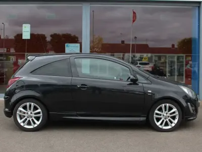 Used Vauxhall Corsa SRi 100 HP (73 kW) 2012 Black Hatchback