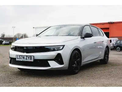 Usado Vauxhall Astra 130 CV (95 kW) 2024 Gris Familiar