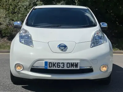 Used Nissan Leaf Tekna 80 kW (109 HP) 2013 White Hatchback