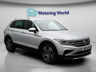 Usado VW Tiguan Elegance 150 HP (110 kW) 2021 Prateado SUV