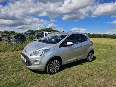Used Ford Ka Zetec 69 HP (50 kW) 2015 Silver Hatchback