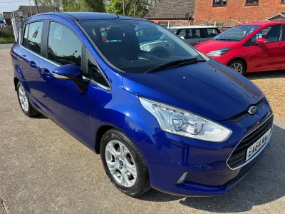 Usado Ford B-MAX Zetec 90 HP (66 kW) 2014 Azul Monovolume