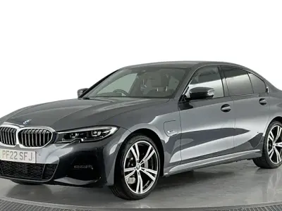 Begagnad BMW 330e M Sport 292 HK (214 kW) 2022 Grå Sedan
