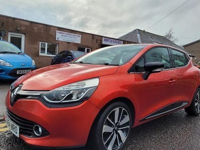 Used Renault Clio IV Dynamique 90 HP (66 kW) 2014 Red Hatchback