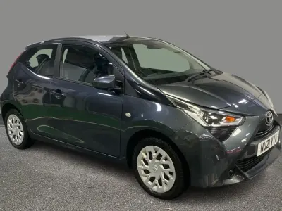 Gebraucht Toyota Aygo X-play 72 PS (52 kW) 2021 Grau Kleinwagen
