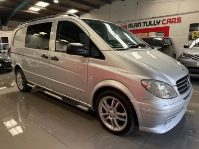 Usado Mercedes Vito 204 HP (150 kW) 2009 Prateado Van
