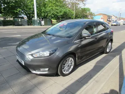 Gebraucht Ford Focus Zetec 2017 Grau Kleinwagen