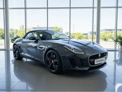 Usado Jaguar F-Type R 550 HP (404 kW) 2018 Cinzento Cabrios