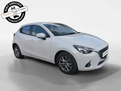 Used Mazda 2 90 HP (66 kW) 2015 White Hatchback