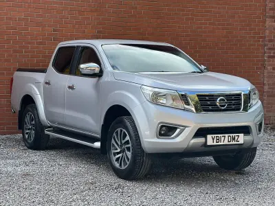Usado Nissan Navara N-Connecta 2017 Plateado Pickup/Camioneta